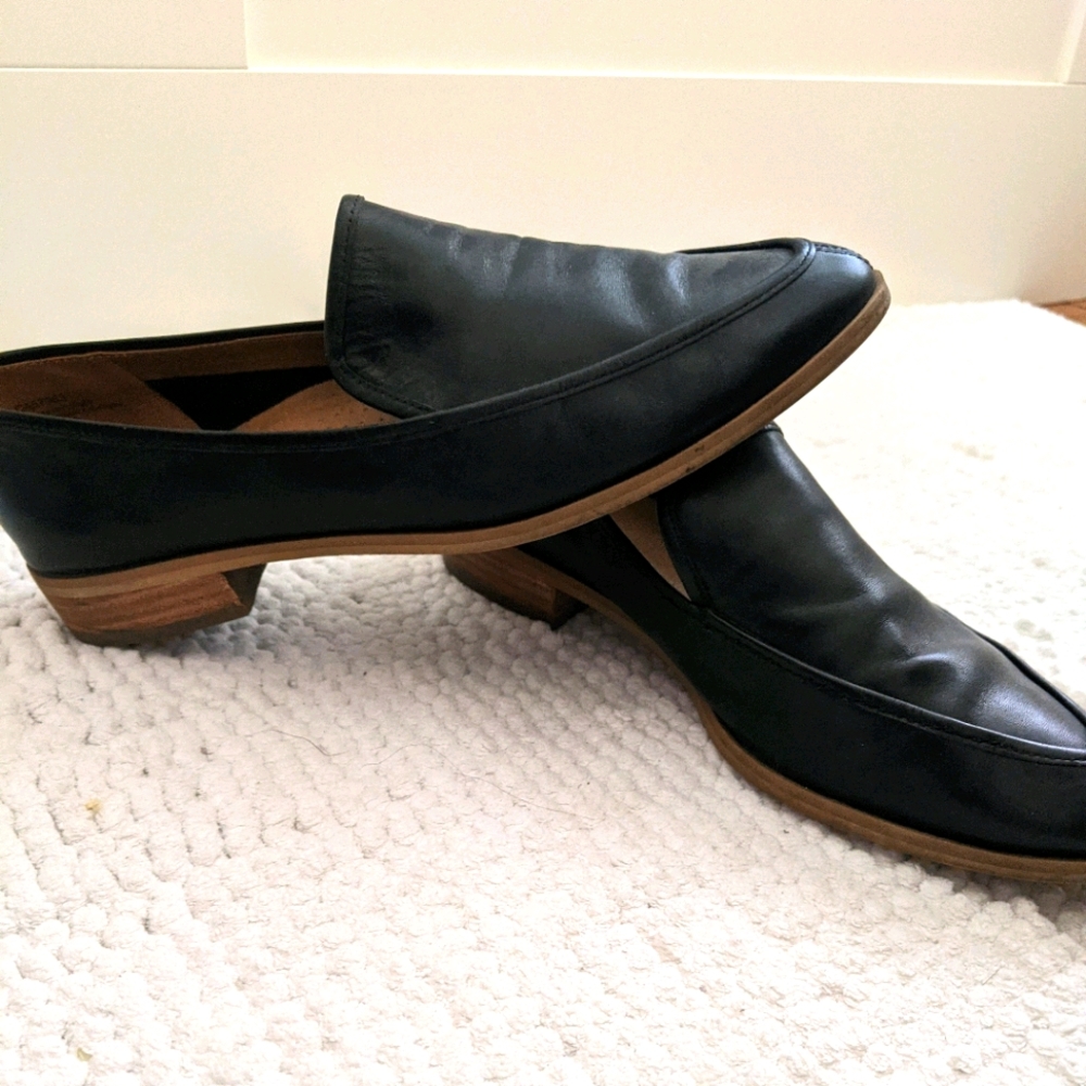 Black size 9 loafers